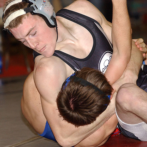 Read more about the article 2004-05: Bucc Grapplers Go 1-1 in Tri-Meet