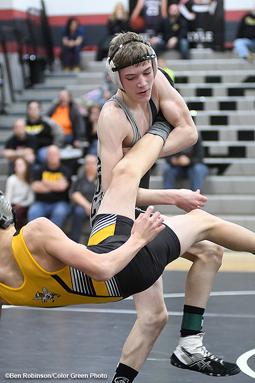 Read more about the article 2017-18: Buccs Sweep Eaton And Sidney In Duals
